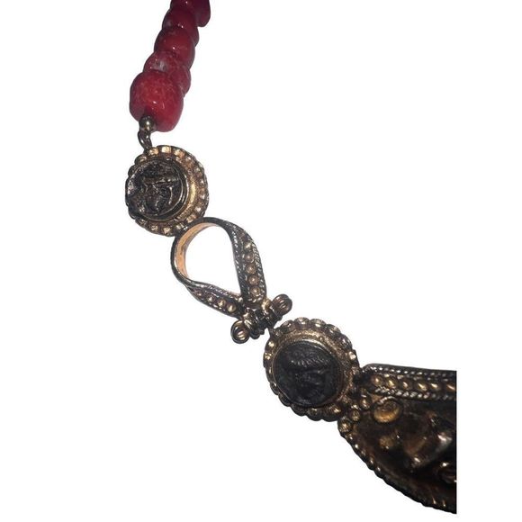 Authentic Vintage Red Coral Beads Necklace Gold Tone Pendant Statament Jewelry - Picture 12 of 14